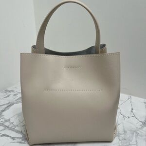 Baginning Genuine Leather Beige Top Hand Minimalist Bucket Bag with Strap NWOT